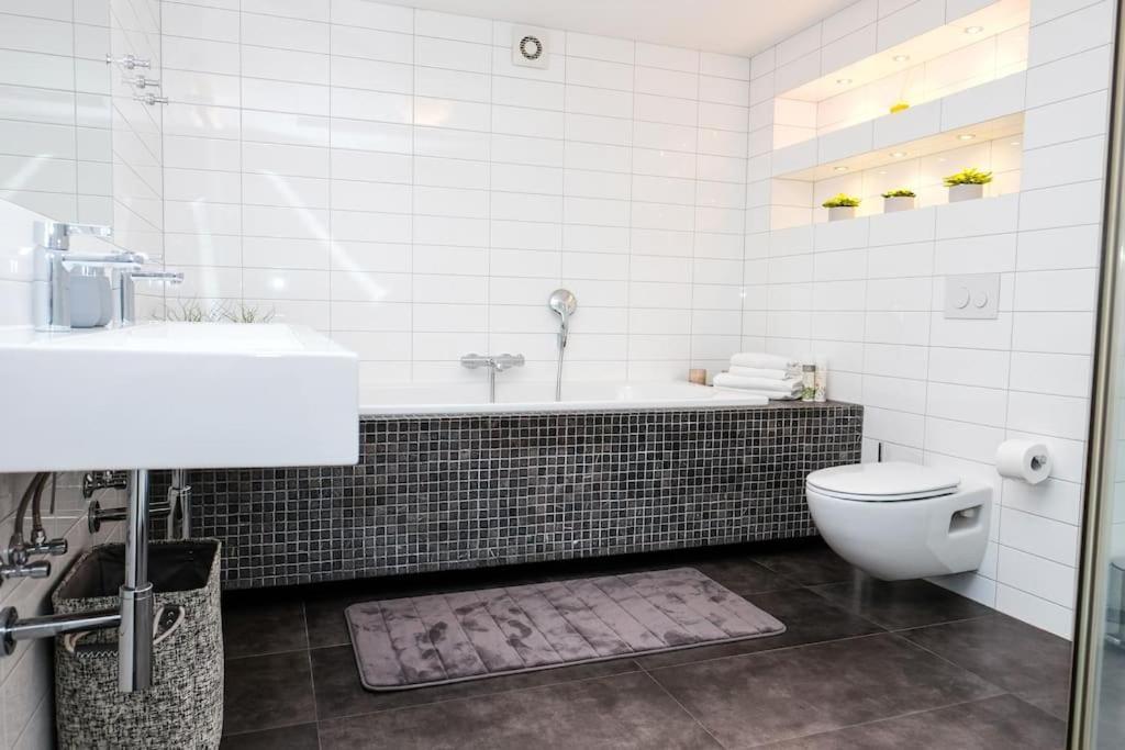 #Stayhere - Spacious Luxury Town Hall 3Bdr Apartment 维尔纽斯 外观 照片